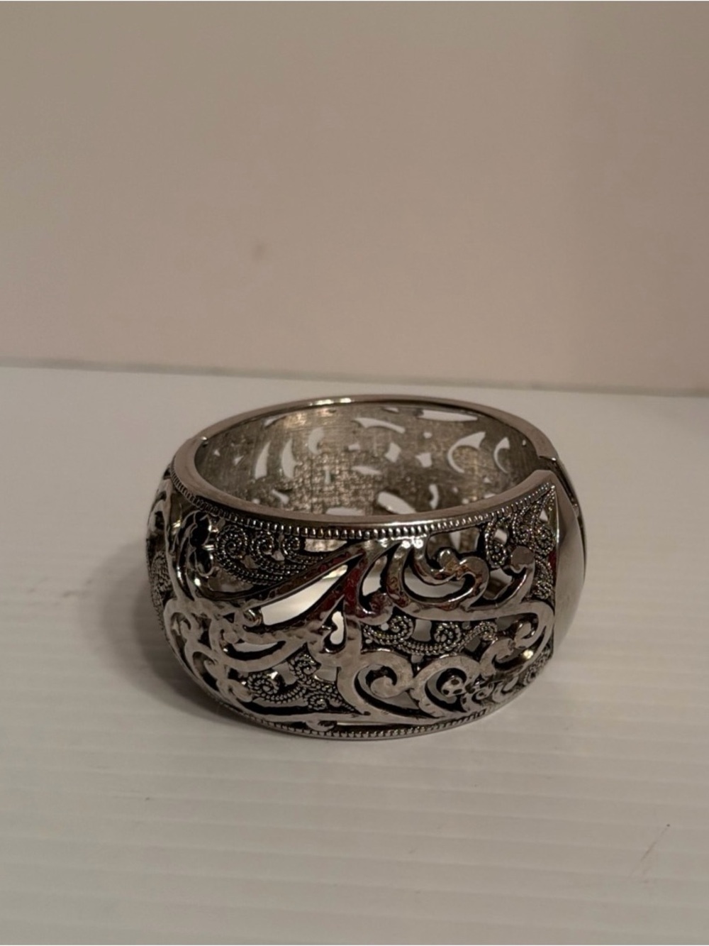 Bangle Style Bracelet. Hinged Opening. Scrollwork. Silver Tone. EUC Bangle Style